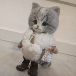 白いティペットのさばしろ猫 羊毛フェルト 置物　全身可動 ねこ　ぬいぐるみ　人形 雑貨 6枚目の画像