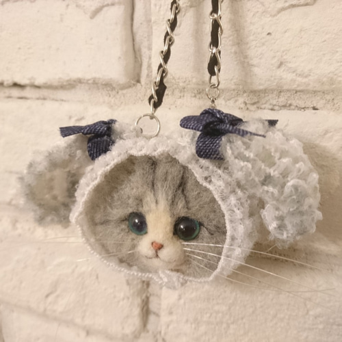 わんこのかぶりものをした猫のバッグチャーム 羊毛フェルト ねこ(さば 