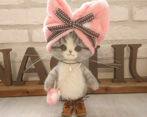 猫耳帽子のサバ白猫 ぬいぐるみ 羊毛フェルト 置物 全身可動 羊毛