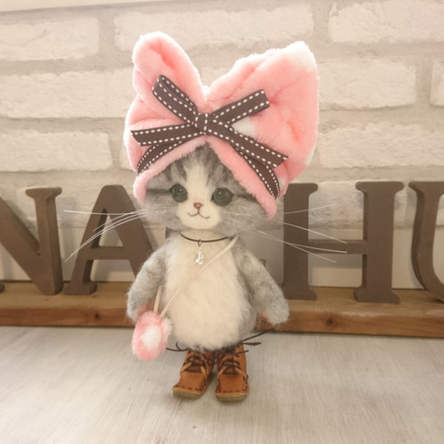 猫耳帽子のサバ白猫 ぬいぐるみ 羊毛フェルト 置物 全身可動 羊毛