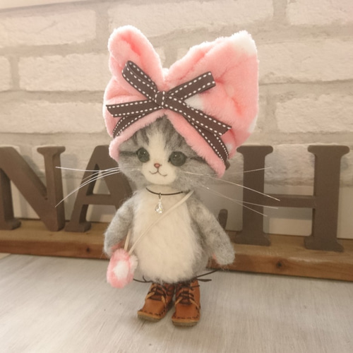 猫耳帽子のサバ白猫 ぬいぐるみ 羊毛フェルト 置物 全身可動 羊毛