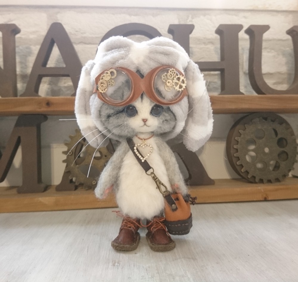 羊毛フェルト　ゴミ箱を占領してる茶白猫【ハンドメイド　ぬいぐるみ 楽天市場】白ねこ・三毛猫・茶トラ猫の赤ちゃん 手作りキット