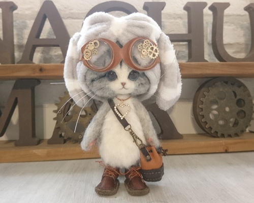 猫のぬいぐるみ 帽子と眼鏡付き snx-mf39901.jpg