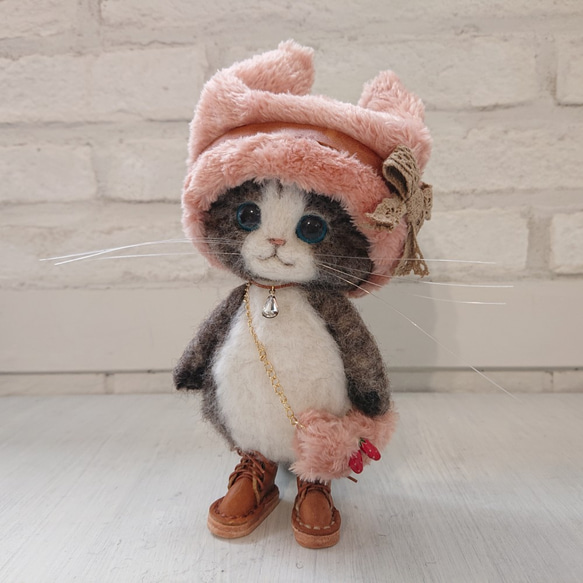 猫みみ帽子のきじ白ねこ ぬいぐるみ 羊毛フェルト ねこ 羊毛フェルト