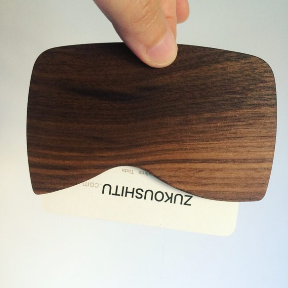 【受注生産】Wポケット 抜け落ちにくく 引き出し易い 木製 カードケース 名刺ケース パスケース【ZUKOUSHITU】 6枚目の画像