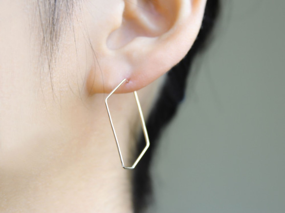 K10YG/pentagon & hexagon pierced earrings 第7張的照片