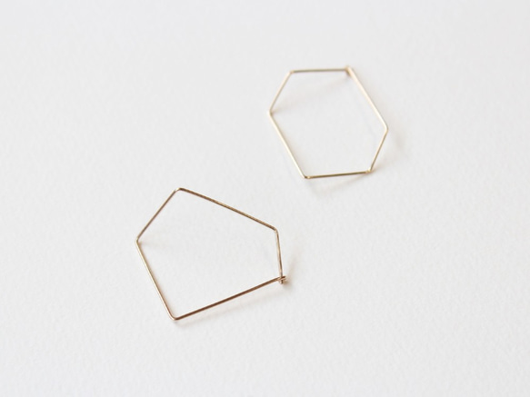 K10YG/pentagon & hexagon pierced earrings 第5張的照片