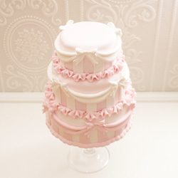 フリフリクレイケーキ✳︎ベビーピンク✳︎色変更可＊フェイクケーキ
