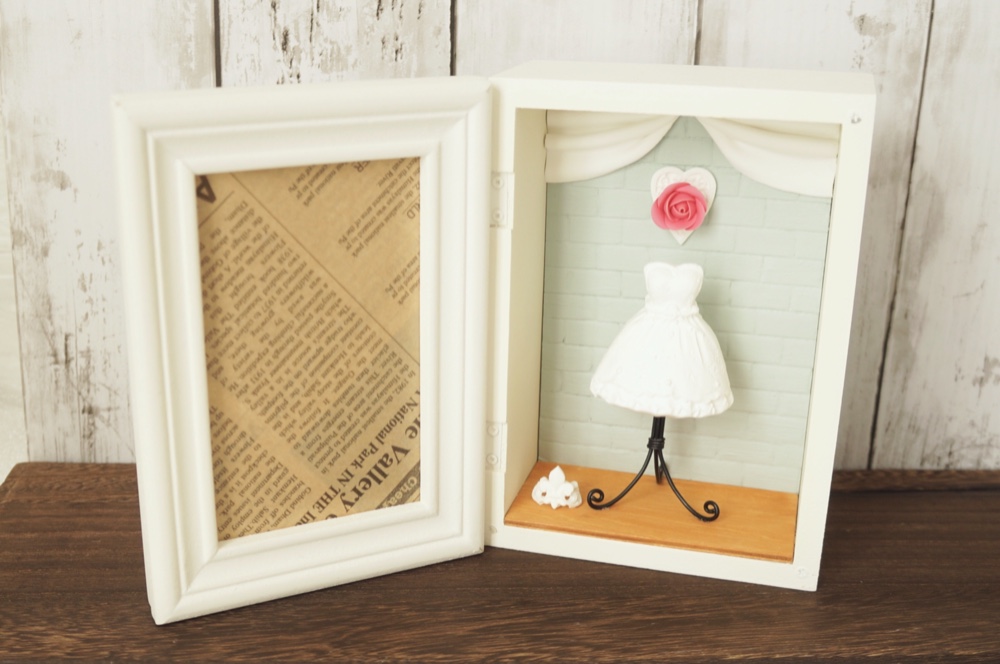 ミニチュアドレスのフォトフレーム