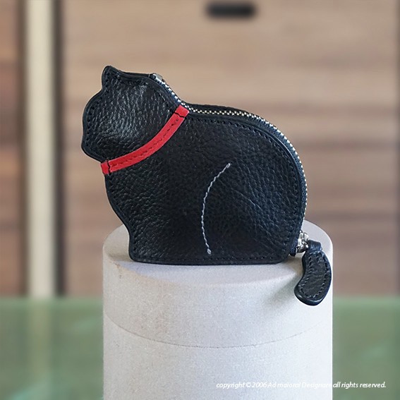 お座りする子猫のコインケース 小銭入れ・ ブラック×レッド