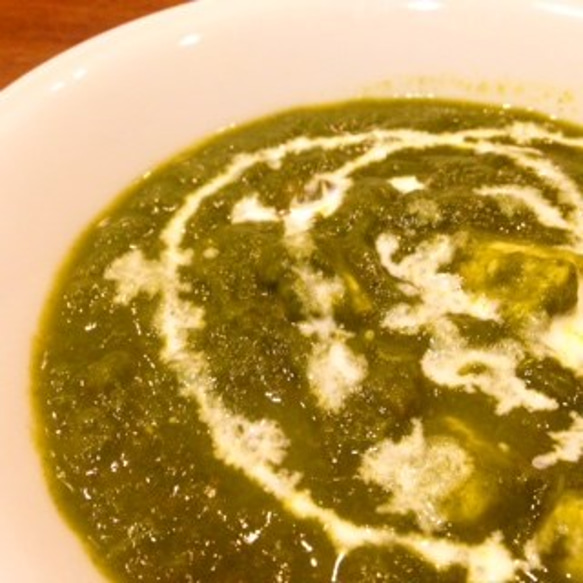 パラックパニール（ほうれん草と手作りチーズのカレー）spinach and cheese curry HALAL 1枚目の画像