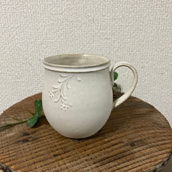 ウルトラホワイトの丸いマグカップ【風花】 1枚目の画像