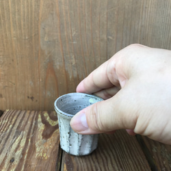 ココア色の粉引徳利とお猪口 8枚目の画像