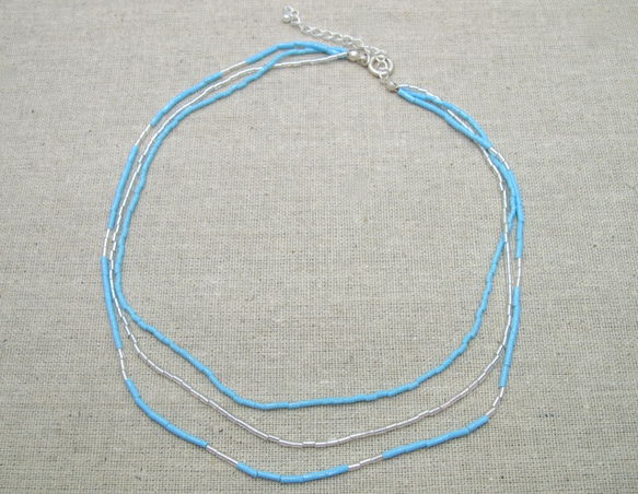 ブルー&シルバー竹ビーズ３連ネックレス 2枚目の画像