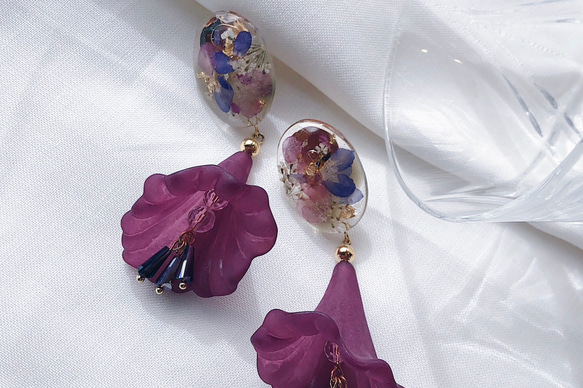 一支花 / 迷情紫  樹脂藝術乾燥花垂墜式耳環 （可改夾式） 第3張的照片