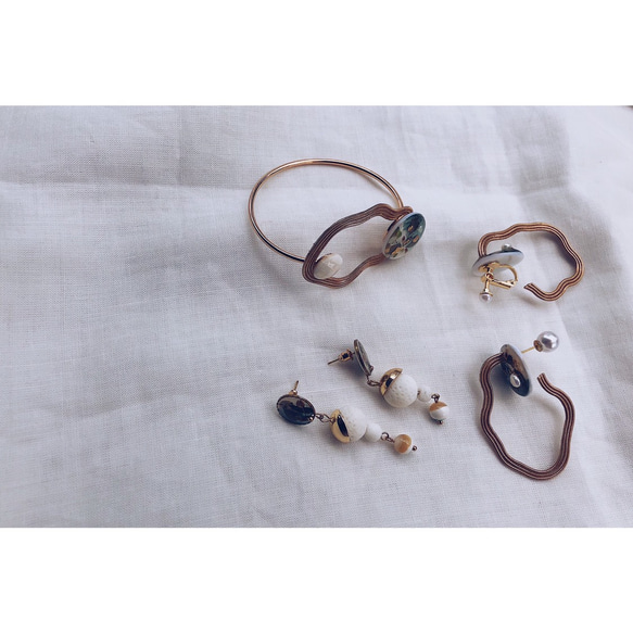 Sanga / 海花 - 珍珠蕨 樹脂藝術垂墜式耳環|可改夾式 第4張的照片