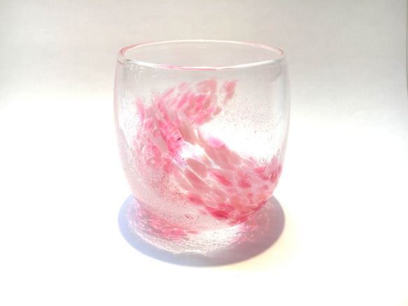 琉球ガラス　～陽桜たるグラス～【文字刻印もできます】 1枚目の画像