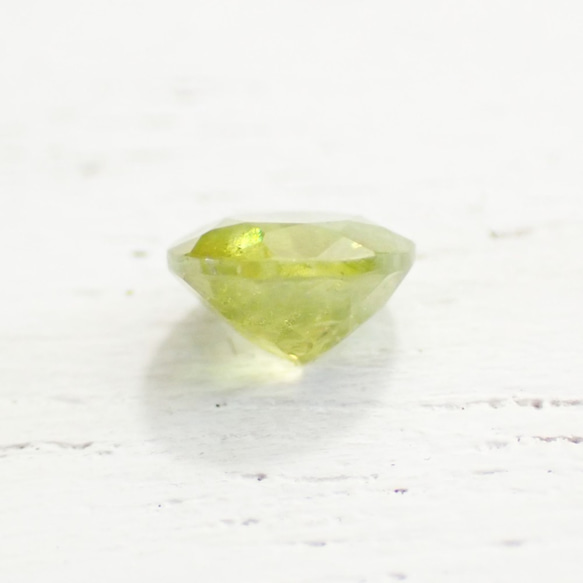 ♡スフェーン 0.66ct☆マダガスカル産☆ラウンドスカット[レアルース]☆ 3枚目の画像