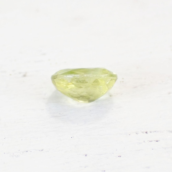 ♡スフェーン 0.72ct☆マダガスカル産☆オーバルミックスカット[レアルース]☆ 3枚目の画像