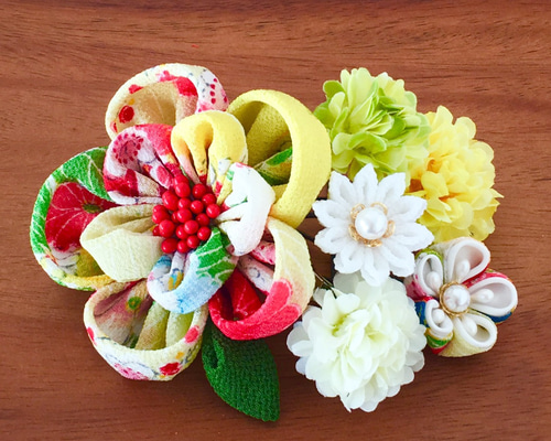 つまみ細工髪飾り 【色打掛・成人式・七五三・夏祭り】 つまみ細工髪飾り 【色打掛・成人式・七五三・夏祭り】の通販 by