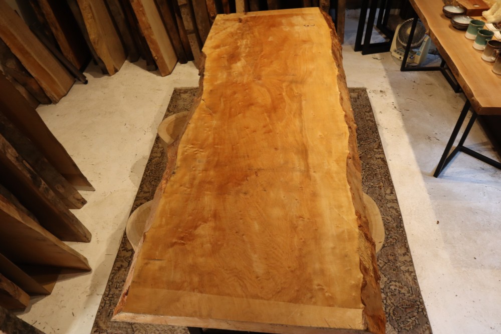 桜(無垢、一枚物)座卓(見学OKです) 桜(無垢、一枚物)座卓(見学OKです)