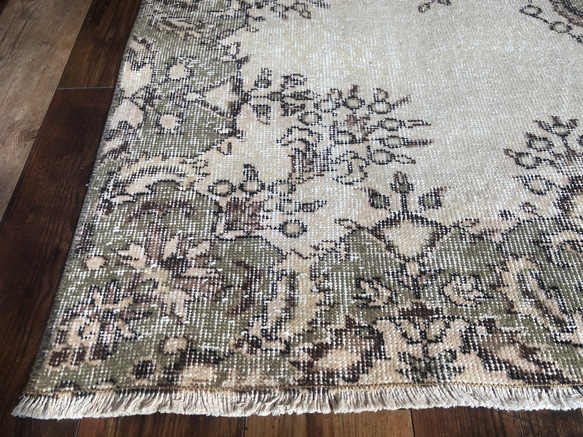 ヴィンテージラグ　トルコ絨毯　オールドラグ　ターキッシュ　ハンドノット　手織り絨毯 3枚目の画像