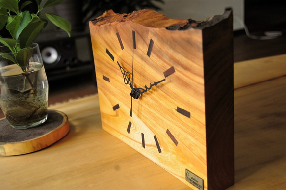 ケヤキ　欅の時計　木製時計　無垢　一枚板　プレゼントにも　おしゃれな　世界に一つだけ 2枚目の画像