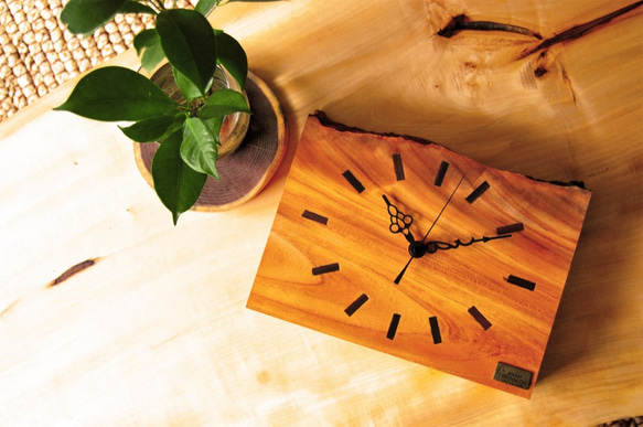 ケヤキ　欅の時計　木製時計　無垢　一枚板　プレゼントにも　おしゃれな　世界に一つだけ 4枚目の画像