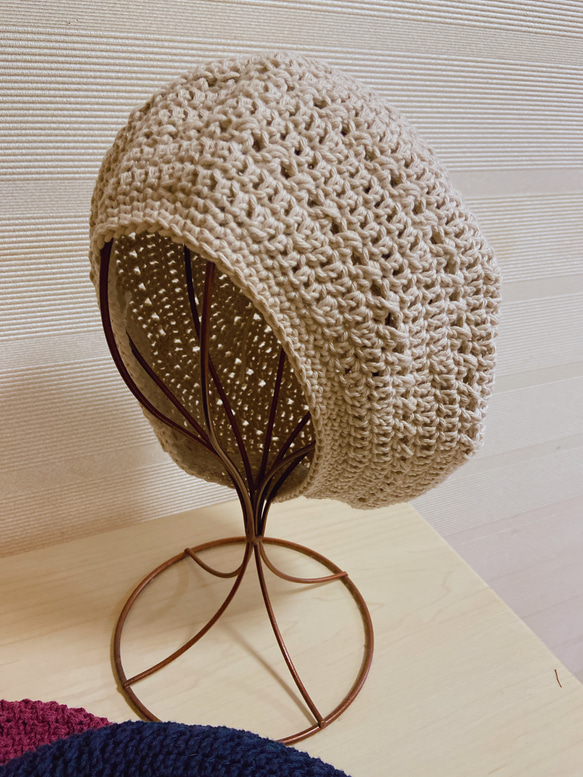 【受注制作】コットン糸で編んだベレー帽（生成り） 1枚目の画像