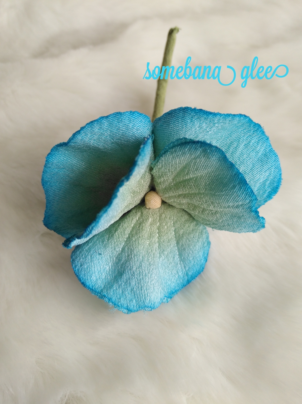 本絹ちりめん染花コサージュ《パンジー(大)　青》