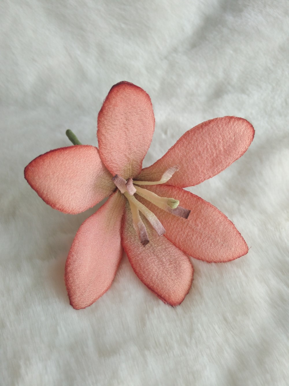 本絹ちりめん染花コサージュ《ゆり　オレンジ》