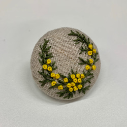 刺繍ブローチor刺繍ヘアゴム　ミモザの花 3枚目の画像