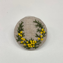 刺繍ブローチor刺繍ヘアゴム　ミモザの花 4枚目の画像