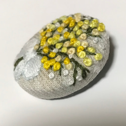 刺繍ヘアゴムor刺繍ブローチ ミモザの花束 2枚目の画像