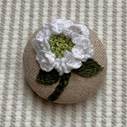 刺繍ブローチor刺繍ヘアゴム 2枚目の画像