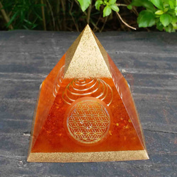 【宇能】黃水晶. 對應太陽輪,招財,轉換電磁波負能量的奧根水晶能量塔 第1張的照片