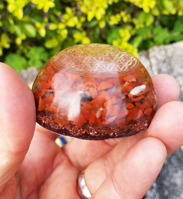 【宇能】生命之花,七脈輪奧根水晶組, 平衡身心健康,轉換電磁波負能量的奧根水晶能量圓墜 第4張的照片