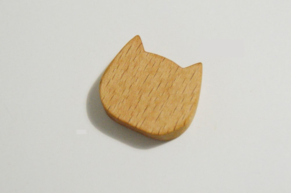 木製、ネコ顔箸置き(2個セット) 2枚目の画像