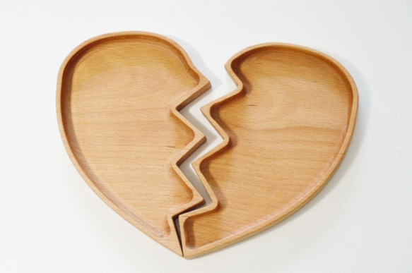 wood heart dish( 2人１つになるハートのお皿) 2枚目の画像