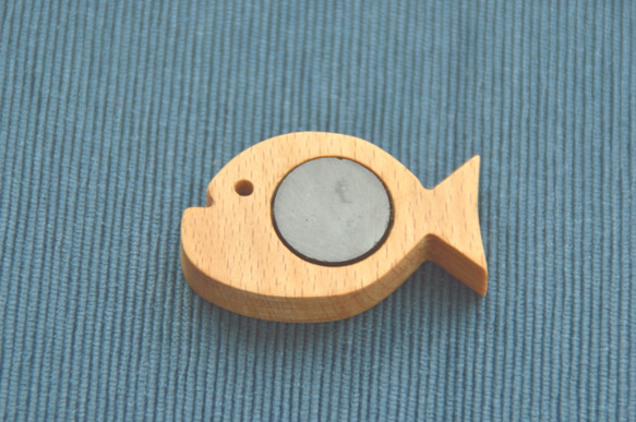 木製、しゃくれ魚マグネット(2個セット) 1枚目の画像