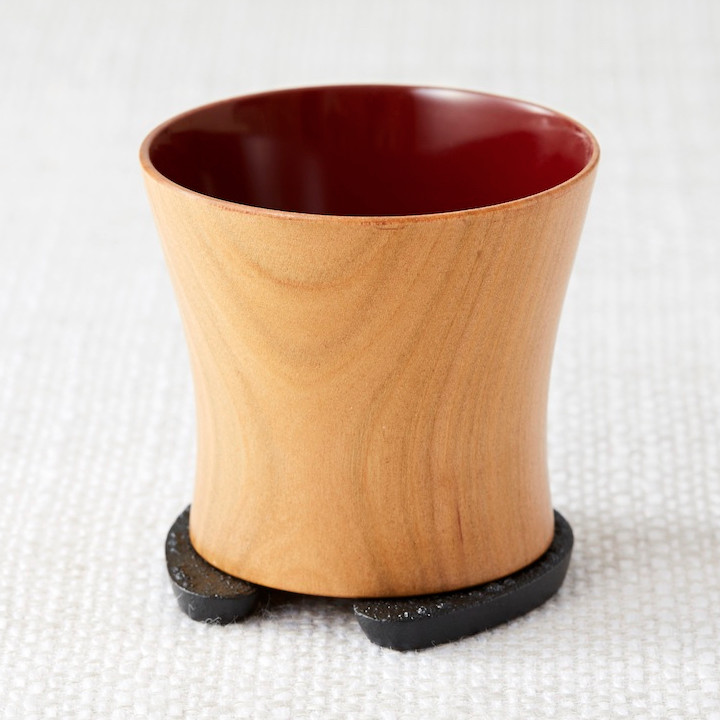 母の日ギフト！福おちょこ　南部鉄器の馬蹄鉄が底に装着　山桜　内朱漆塗装