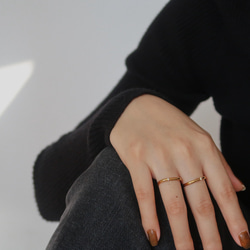 金色圓角方型鋯石戒指 | 優雅細戒指 |簡約金色 | 高品質14K鍍金 | MINIMALIST| RUISCHE 第4張的照片