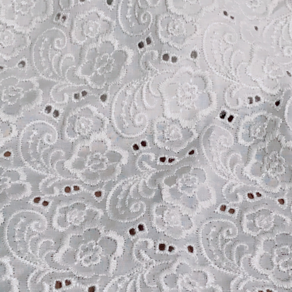 定形郵便送料無料／日本製オフ花刺繍カットワーク綿レース生地　92×20cm  d d 1枚目の画像