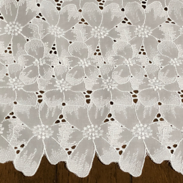 定形郵便送料無料／日本製オフスカラット大花刺繍綿レース生地　88×20cm   h h 3枚目の画像
