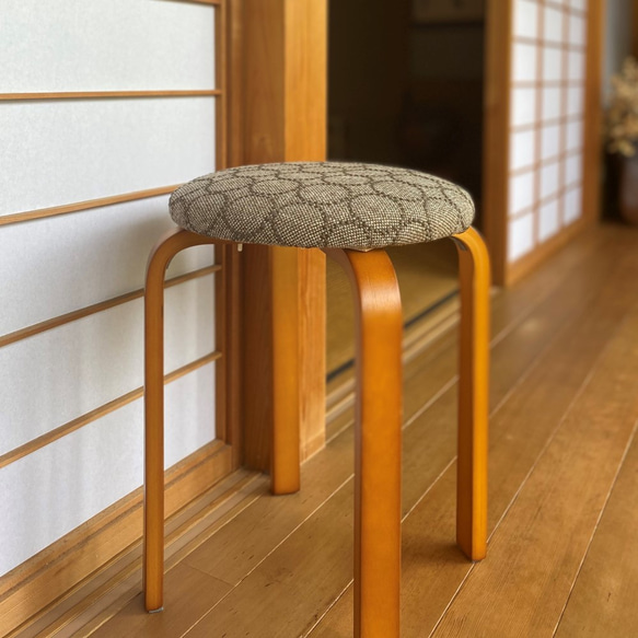 皆川明×Kvadrat　タンバリンスツール【ベージュ/ハニーブラウンフレーム】送料無用 3枚目の画像