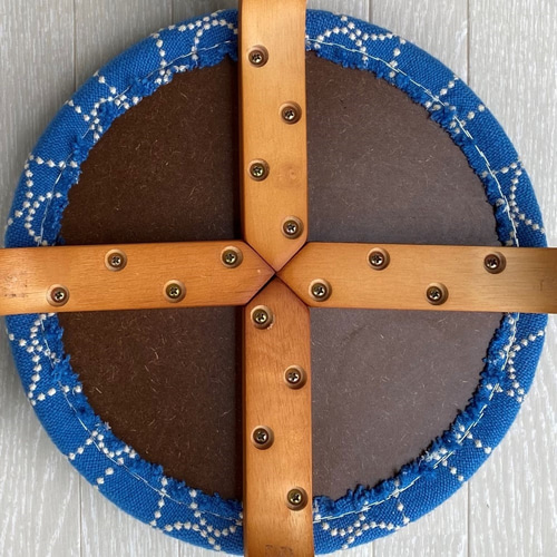 皆川明×Kvadrat タンバリンスツール【白色/ハニーブラウンフレーム