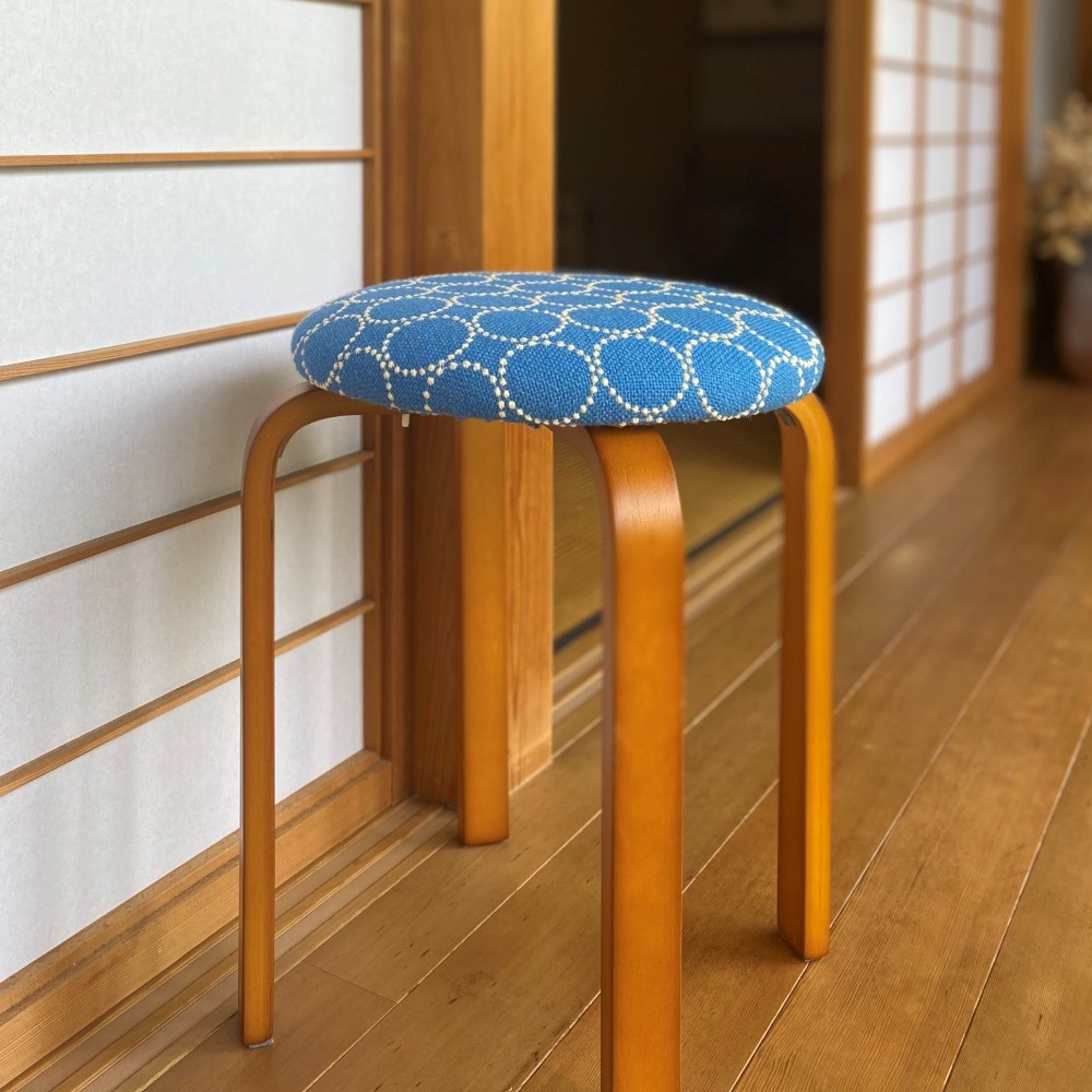 【美品】kvadrat 皆川明 タンバリン スツール スツール 皆川明×Kvadrat タンバリンスツール青色/ナチュラルフレーム