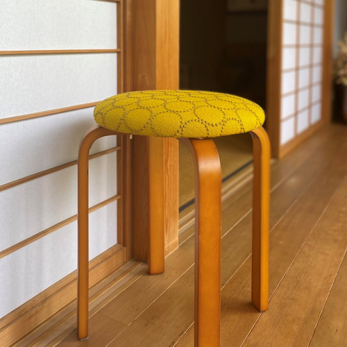 皆川明×Kvadrat タンバリンスツール【黃色/ハニーブラウン