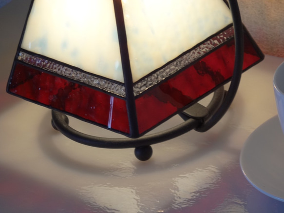 アンティーク・小さなランプ・スクエア（真紅）・ステンドグラス 4枚目の画像