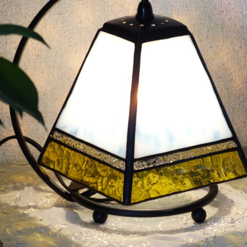 アンティーク・小さなランプ・スクエア（イエロー）・ステンドグラス